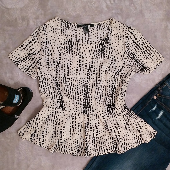 Forever 21 Tops - Forever 21 Patterned Peplum Top